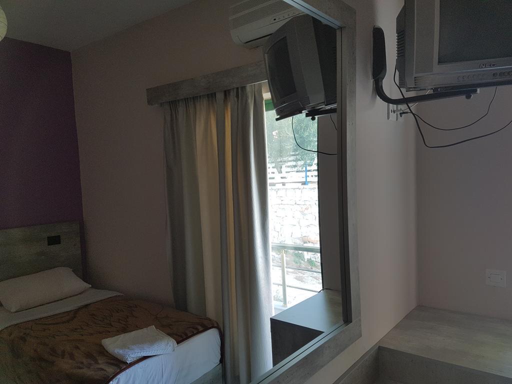 Perla Hotel Saranda Esterno foto