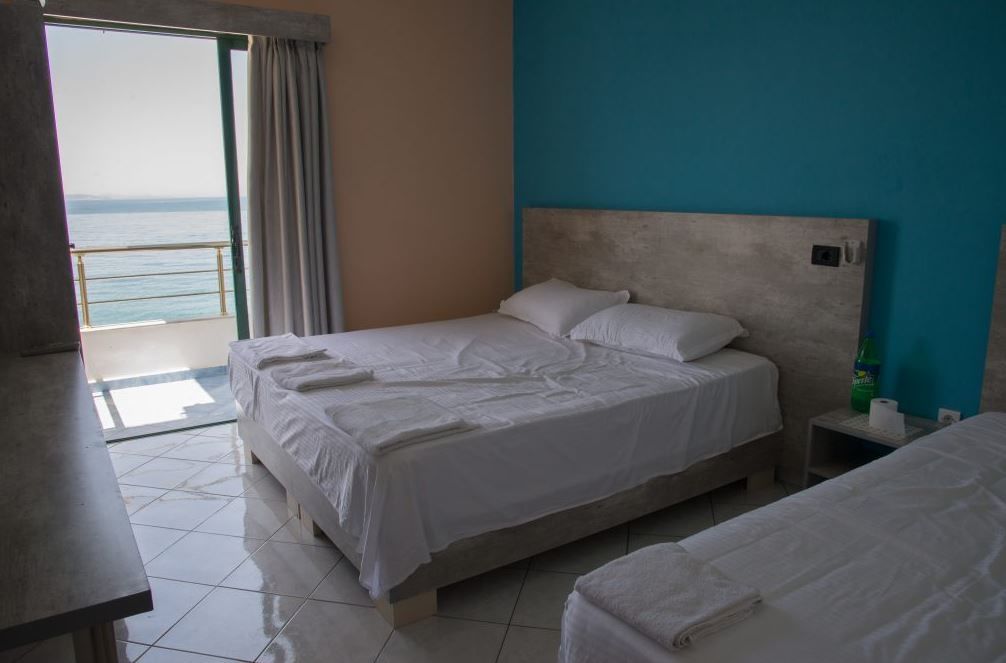 Perla Hotel Saranda Esterno foto