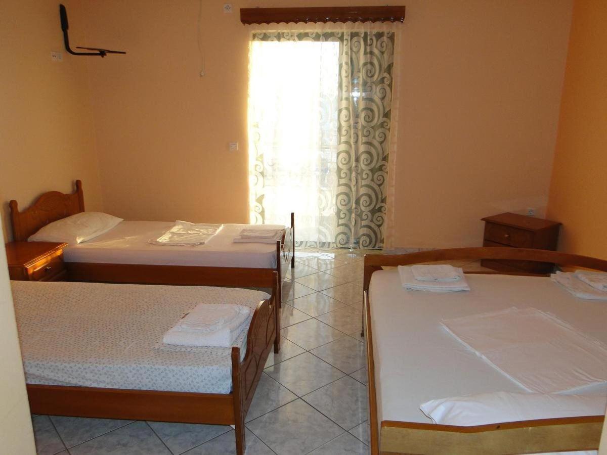 Perla Hotel Saranda Esterno foto