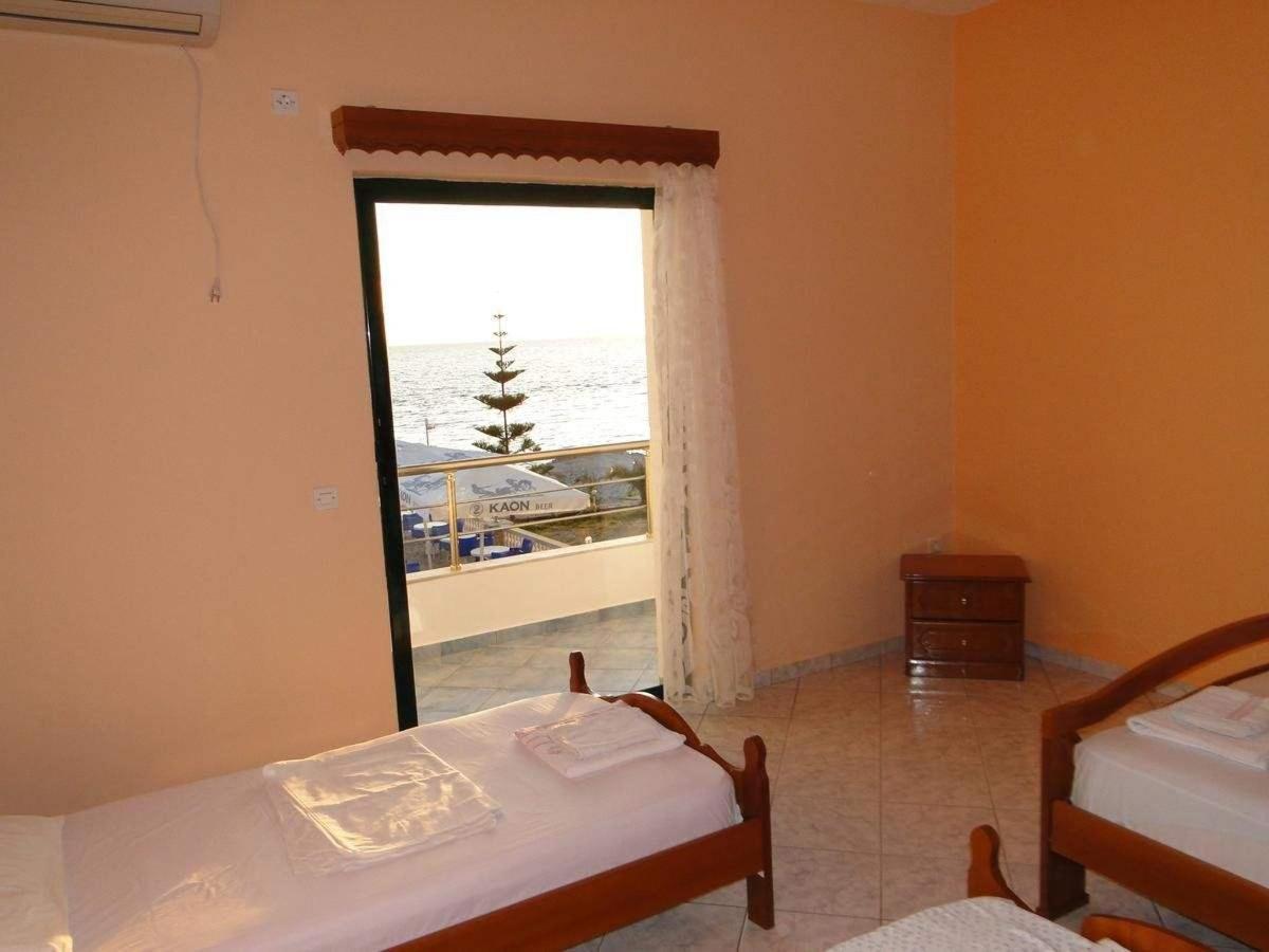 Perla Hotel Saranda Esterno foto